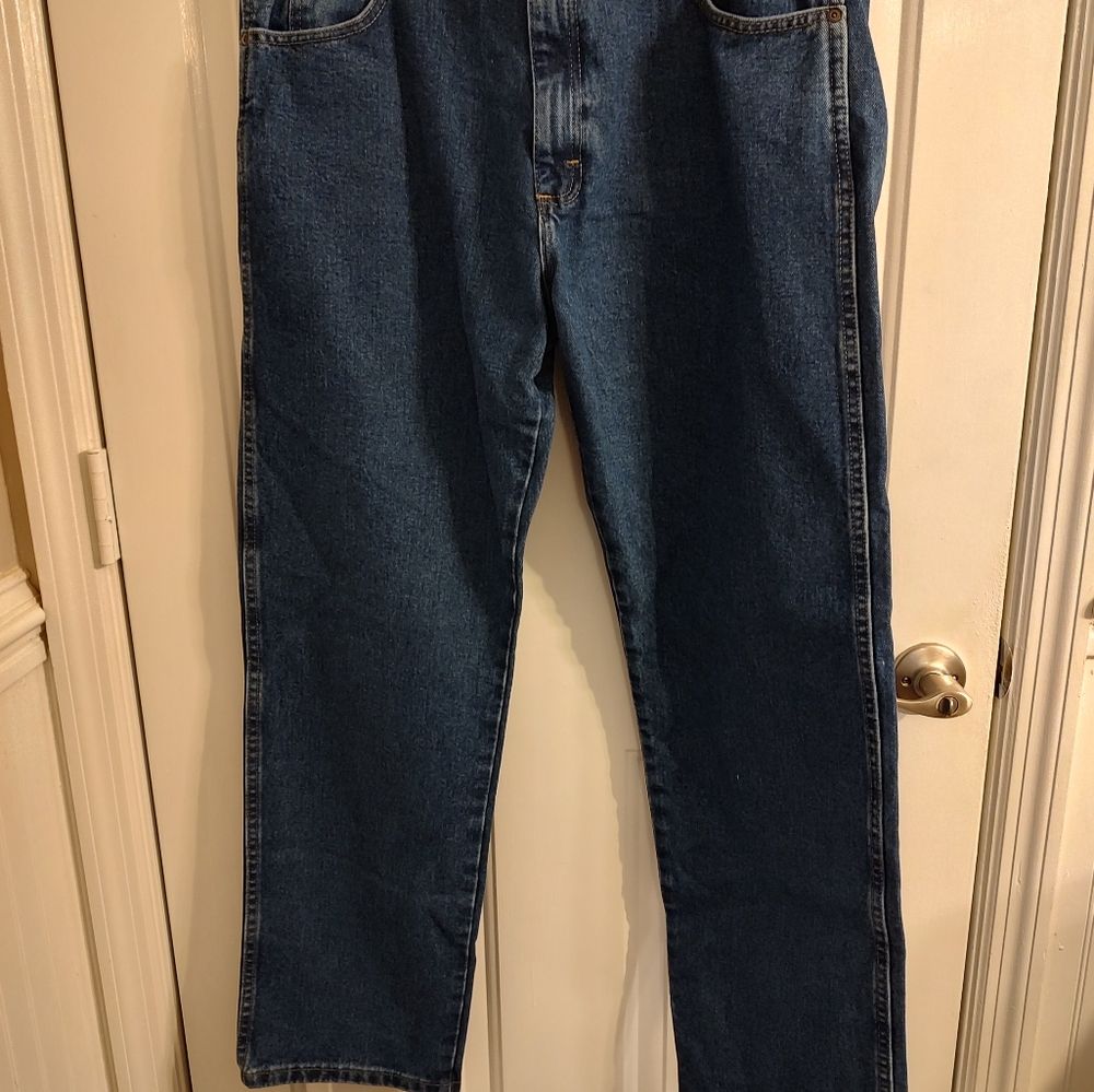 Wrangler Rugged Wear® Classic Fit Jean in RetroStone 38x32